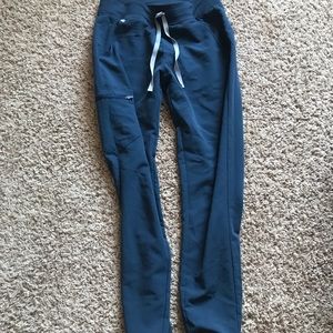 Figs. Zamora jogger scrubs. Small tall